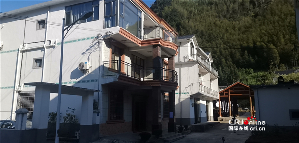 高铁助力乡村振兴——村民搭上致富快车_fororder_图9 民宿门口外观