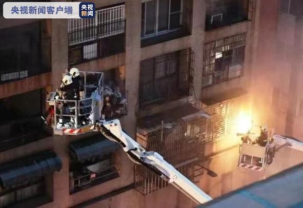 总台直击丨台湾高雄大火46死41伤 7楼以上伤亡惨重_fororder_04