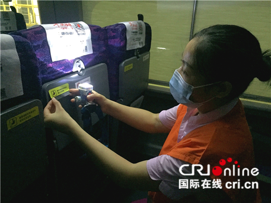 探秘鲜为人知的高铁工种_fororder_图7 丁娟检查车内标识