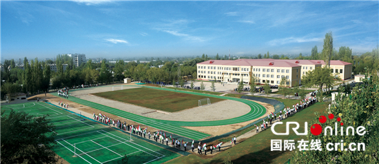 图片默认标题_fororder_特变电工先后为塔吉克斯坦捐建4所中塔友谊学校，图为杜尚别104区中塔友谊学校全景