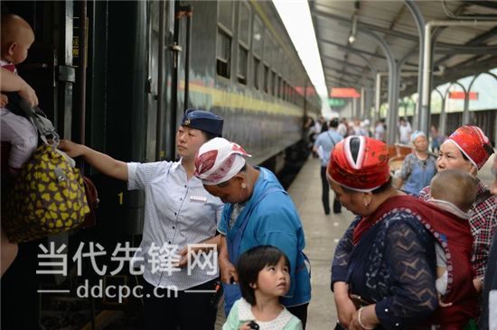 【领航新征程】5639/5640：开往春天的绿皮“慢火车”