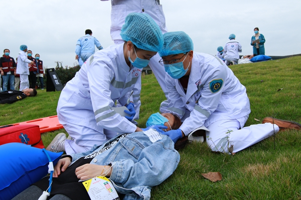 （转载）绵竹市人民医院：以练促建 考验应急救援能力