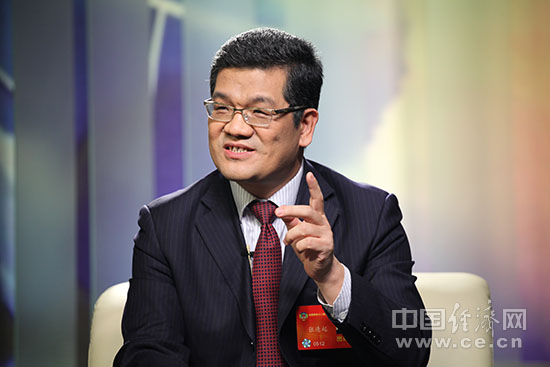 张连起质疑穆迪标普：谁是真正的“负面”？