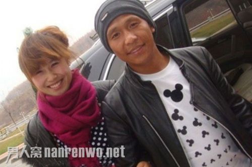 宋小宝爱妻曝光年轻貌美 气质不输一线女星