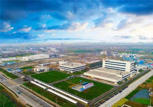 湖北潜江：向武汉追“光” 产业园区建设如火如荼_fororder_微信图片_20211022165145