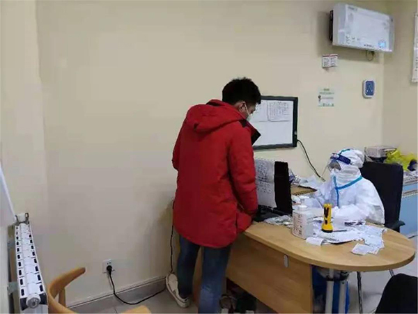 防疫有序｜成都双流一线抗“疫”工作者冲锋在前 用心守护居民“绿码”_fororder_一线医护人员-供图-成都市双流区委宣传部