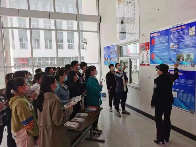 维护校园安全 沧州市公安局渤海新区分局时刻在身边_fororder_4