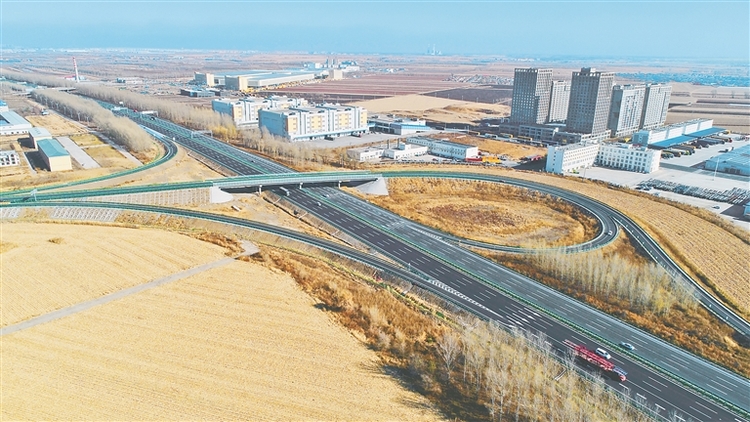 京哈高速黑龙江段改扩建项目交工通车