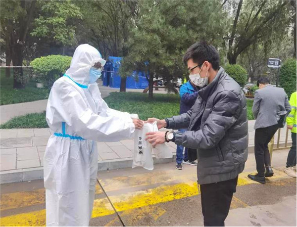 西安市雁塔区：风雨共担 爱心企业捐赠物资助力一线战“疫”_fororder_图片4