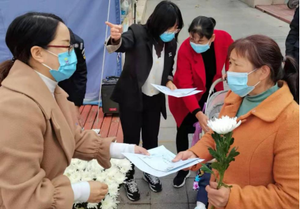 西安航空基地：公祭表哀思 文明树新风