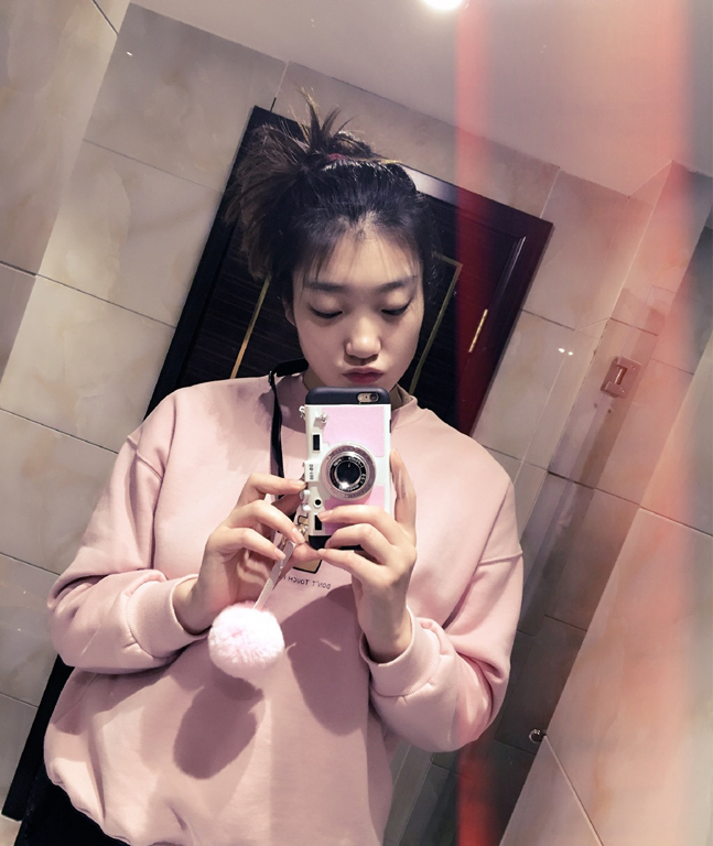 中国女篮新晋女神私照曝光 爱自拍+甜品潮牌