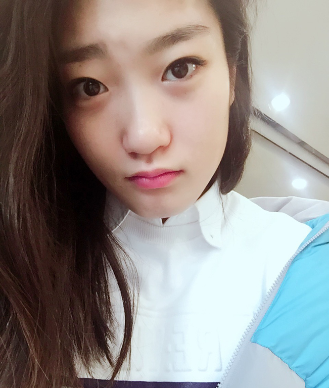中国女篮新晋女神私照曝光 爱自拍+甜品潮牌