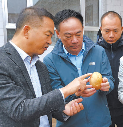 为全球减贫事业注入信心和力量（携手同心·新中国恢复联合国合法席位50周年）_fororder_为全球减贫事业注入信心和力量（图一）