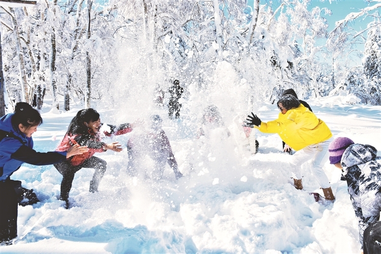 冰天雪地“醉”游人