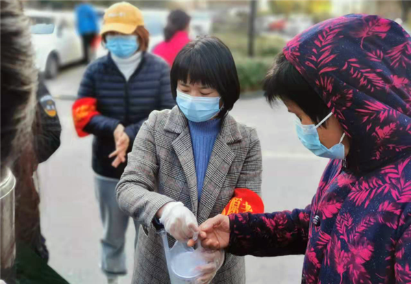 西安经开区开展送温暖进社区活动_fororder_图片8