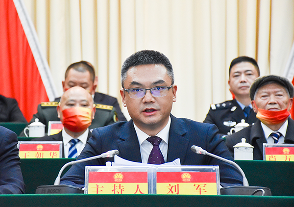 自贡市沿滩区第十九届人民代表大会第一次会议胜利闭幕_fororder_4沿滩区委书记刘军讲话（摄影-赵丽）