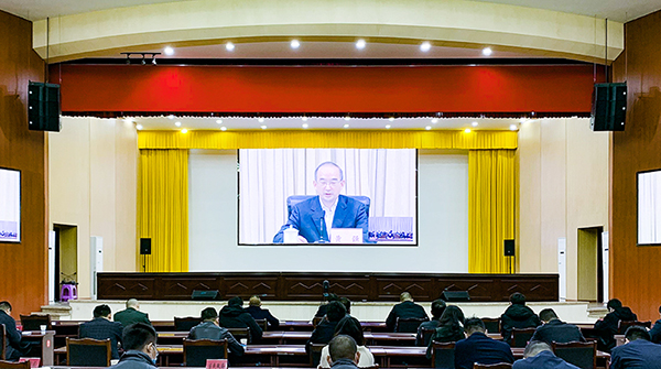 自贡大安：持续保持高压态势 全面落实安全防范各项措施_fororder_1电视电话会议现场