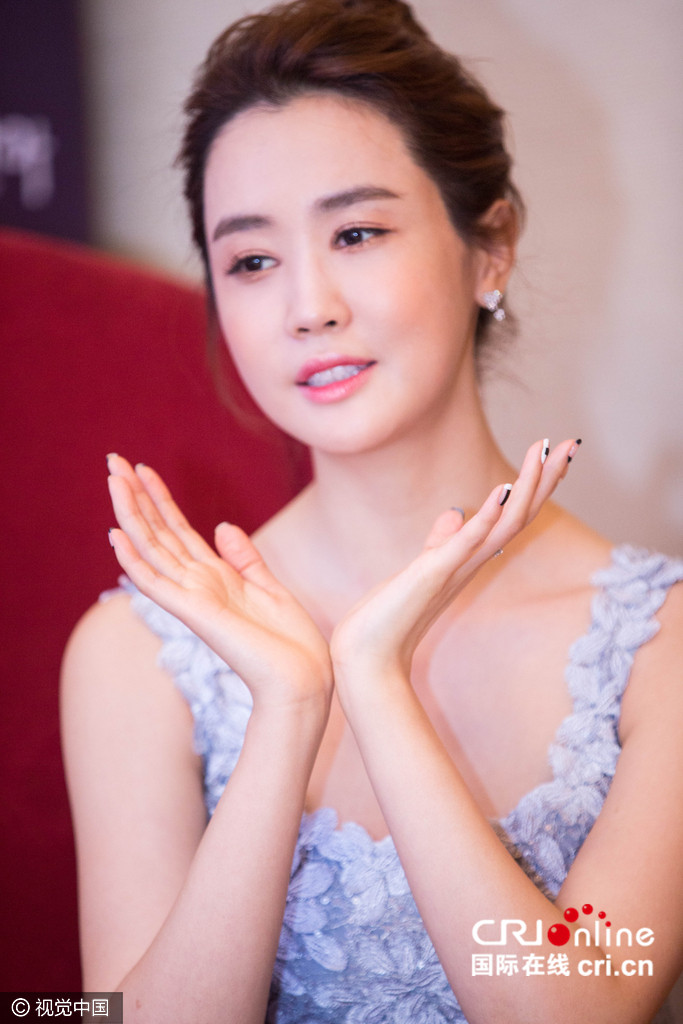 李多海鼻子尖到发光疑似整容