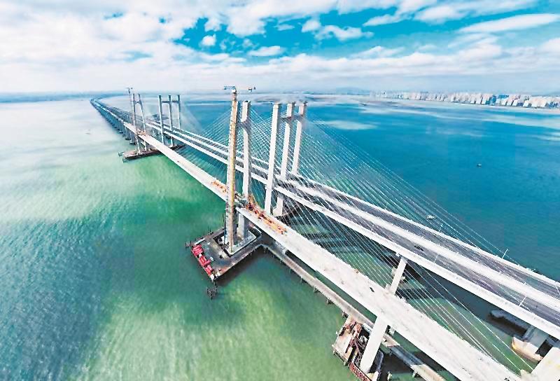 福厦高铁泉州湾跨海大桥实现全桥贯通_fororder_3b8906dc-0d39-45b1-b6b7-d087cdfe6807