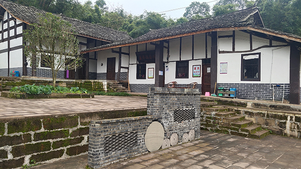南充西充县跳蹬河村：党建引领壮大村集体经济 助推乡村振兴_fororder_跳蹬河村康养服务站---摄影--张景轩