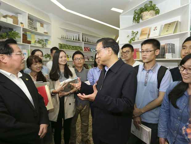 勇创业 重实践 广阅读：李克强鼓励大学生这样圆梦青春