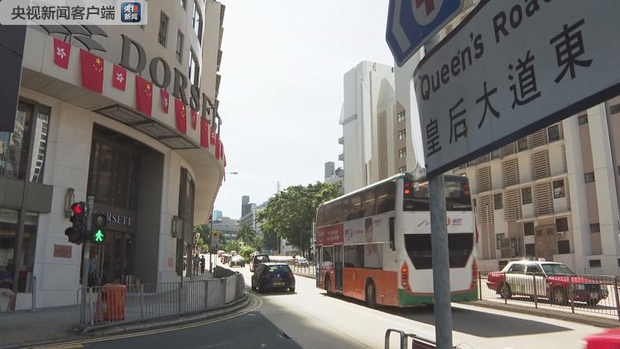 回归气氛浓  香港多处高层大厦播放庆回归视频