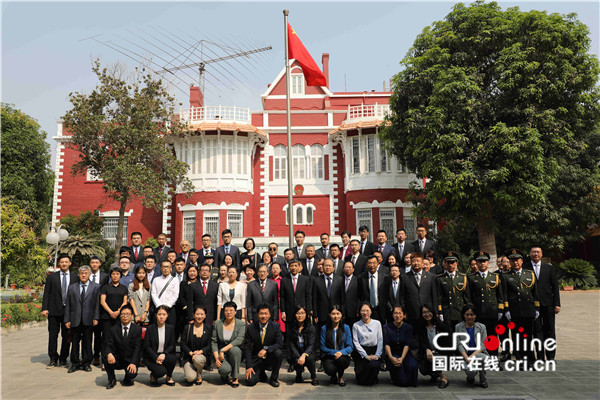 图片默认标题_fororder_全体党员合影