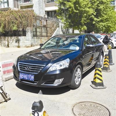 快递小哥剐蹭出租遭掌掴辱骂 打人司机被拘10天