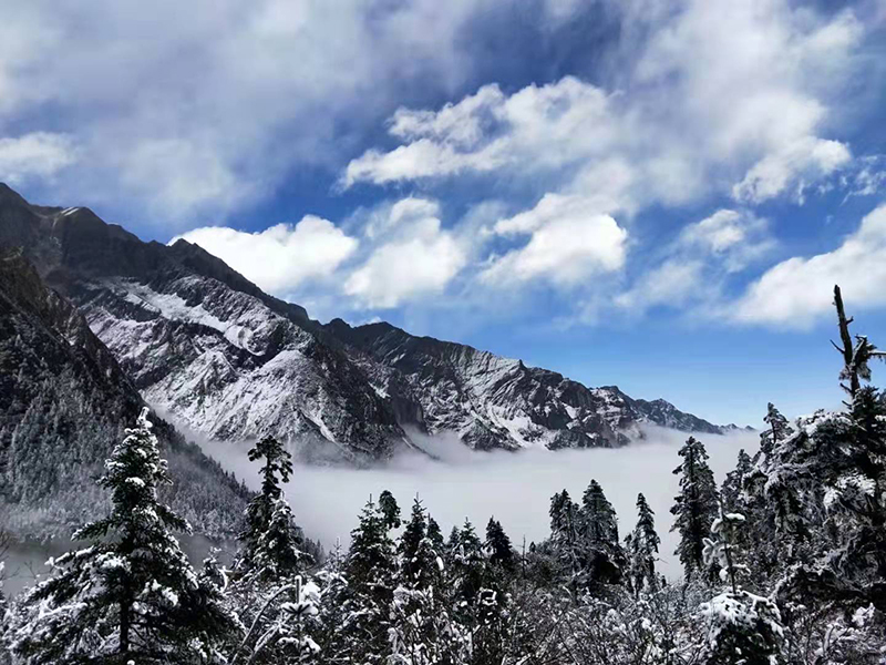 海螺沟正式开启冰川温泉“冰火两重天”冬季旅游_fororder_海螺沟景区-供图-海螺沟景区管理局