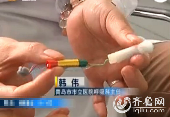 青岛小学生流行抽“电子烟” 校门多处小卖部售卖