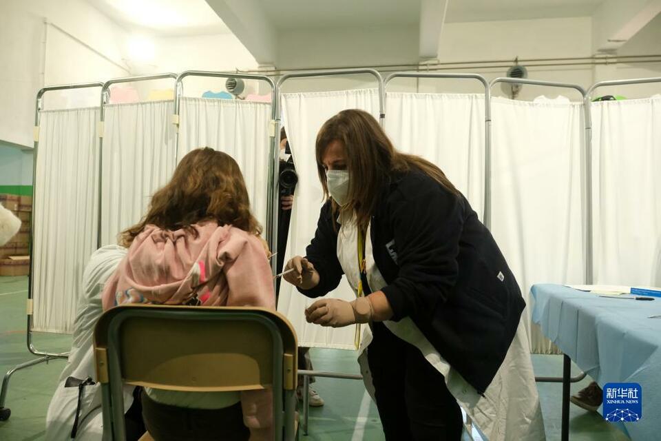 意大利开始为5至11岁儿童接种新冠疫苗