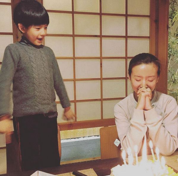 董洁生日顶顶为其暖心庆生 称要做妈妈的超人