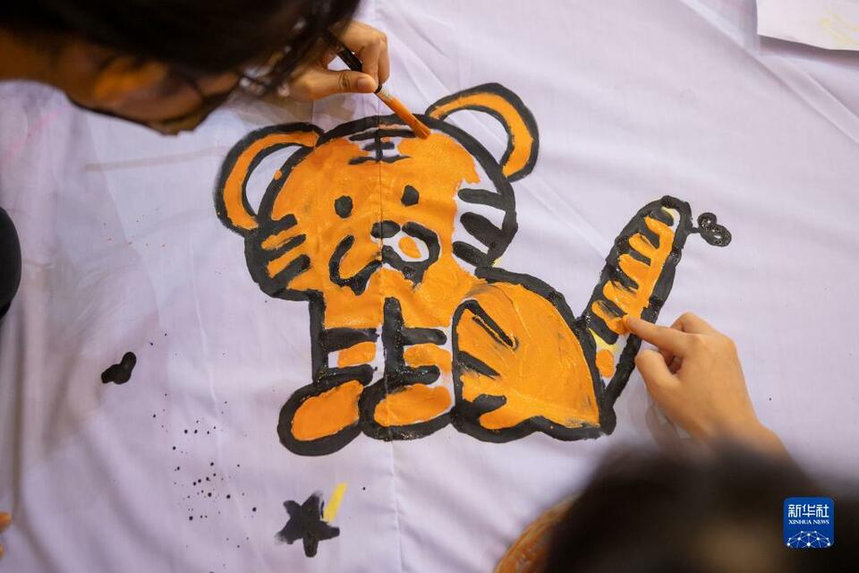 马来西亚：画虎迎虎年