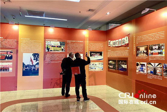 “赤子情怀——闽籍侨胞百年爱国故事主题展”在中国华侨历史博物馆开幕_fororder_3