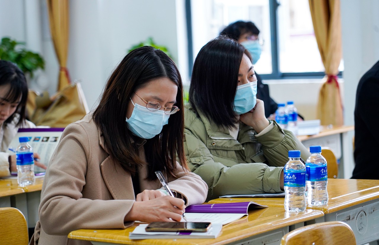打开大脑黑箱 聚焦教育神经科学——第七届中国西部（昆明）基础教育论坛举行