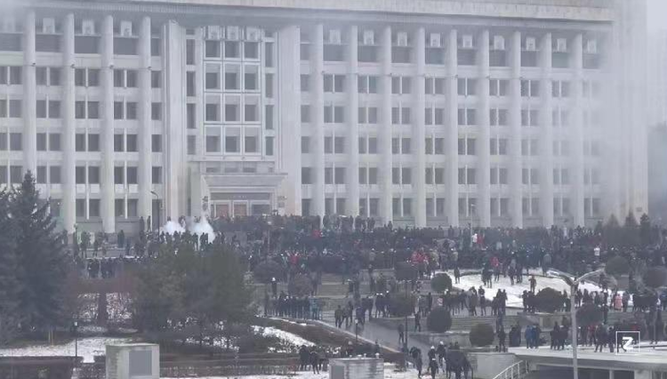 持续更新丨​​​​​​​哈萨克斯坦内务部：394名国民警卫队成员在骚乱中受伤