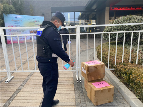 隔离不隔爱 | 陕文投韩城公司慰问西安航空学院隔离学子_fororder_微信图片_20220107105419