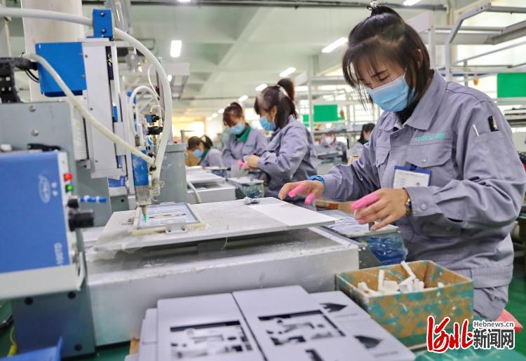 河北秦皇岛：赶制订单生产忙