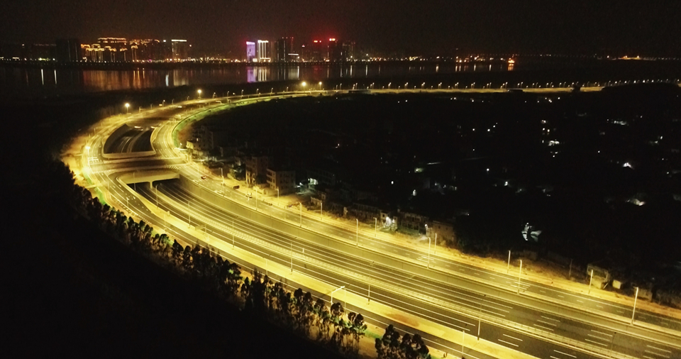 泉州海湾大道二期项目建成通车_fororder_项目夜景航拍图（图 林烨铭、冷璎紫）_副本