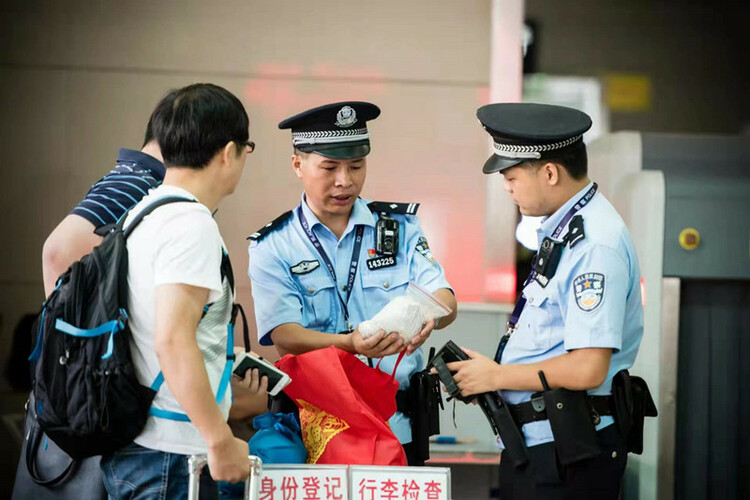 “公安楷模”杨仁德：仁心铁警 德行八方_fororder_3