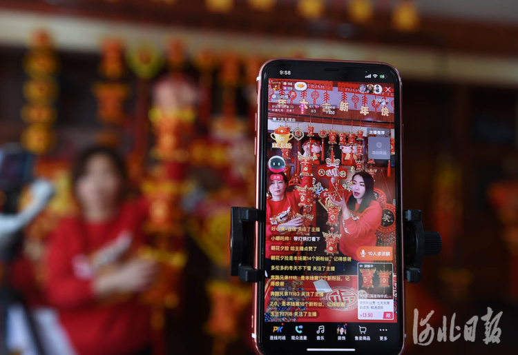 河北南宫：毛毡饰品迎新年