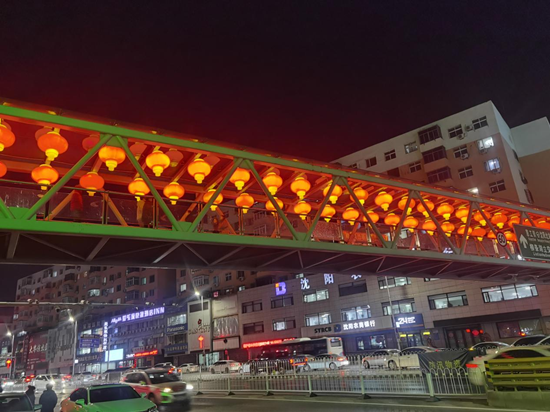 沈阳打造红火城市年味 万盏红灯迎新年_fororder_图片2