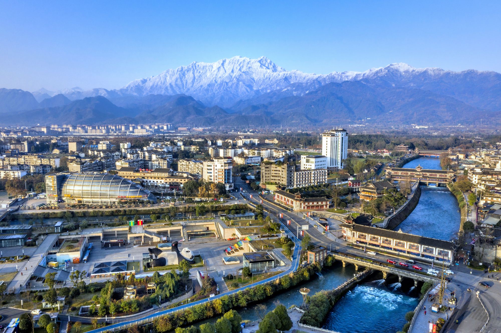 （转载）这里是都江堰，离雪山最近的公园城市！