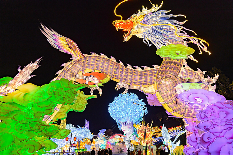 自贡中华彩灯大世界12月31日全新开园 高清大图提前看_fororder_4自贡中华彩灯大世界现场（摄影-廖志全）