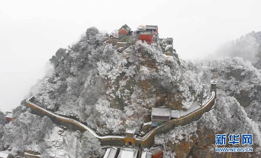 湖北武当山：新年又见琼芳坠玉楼