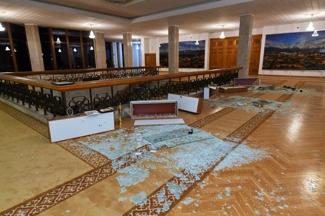 持续更新丨​​​​​​​哈萨克斯坦内务部：394名国民警卫队成员在骚乱中受伤