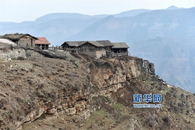 山西黄土高原空心村庄 仅剩几户老人留守
