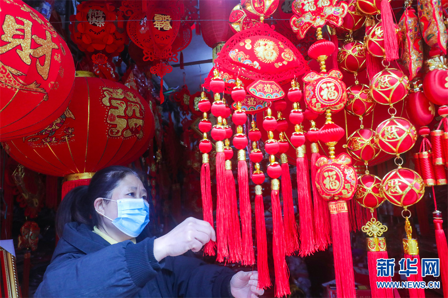 河南信阳：买年货 过大年