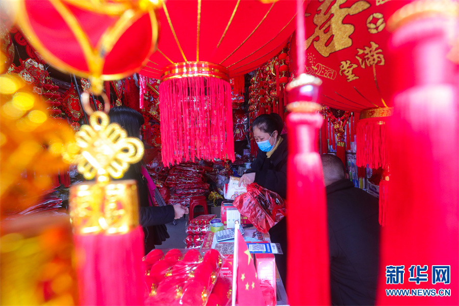 河南信阳：买年货 过大年