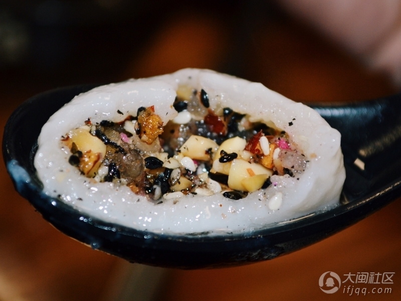 鸡鸭汤锅讲究一个鲜，这个寒冷的冬天你值得拥有！